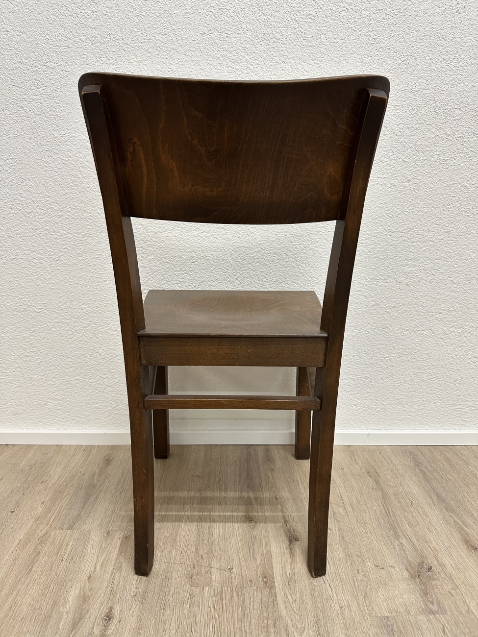 Esszimmerstuhl dunkelbraun mit ergonomischer Rückenlehne