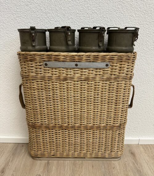 Vintage Aufbewahrungskorb mit Metallboxen und Deckel