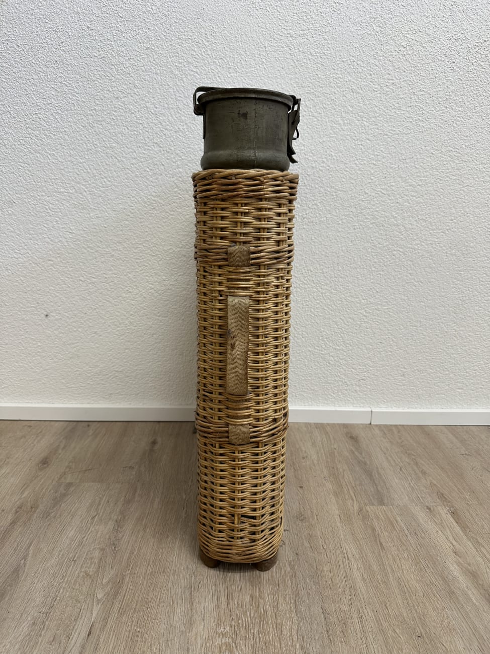 Vintage Aufbewahrungskorb mit Metallboxen und Deckel