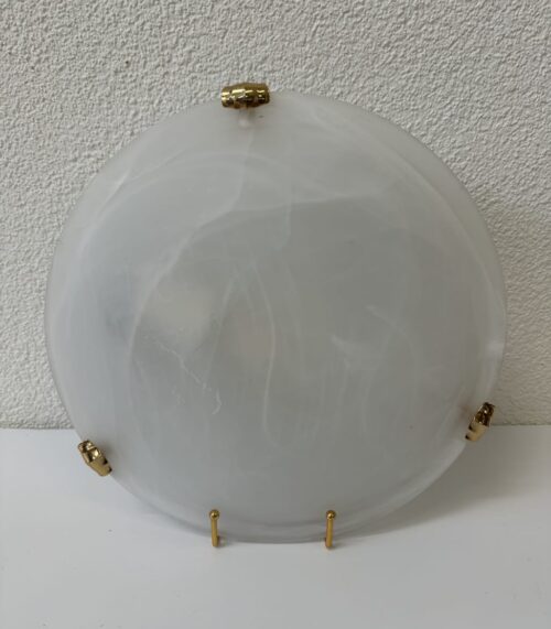 Wandleuchte aus Milchglas mit goldfarbenen Halterungen G.R.