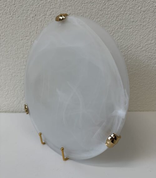 Wandleuchte aus Milchglas mit goldfarbenen Halterungen G.R.