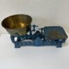 Vintage Küchenwaage blau mit Metallschale bis 5 kg