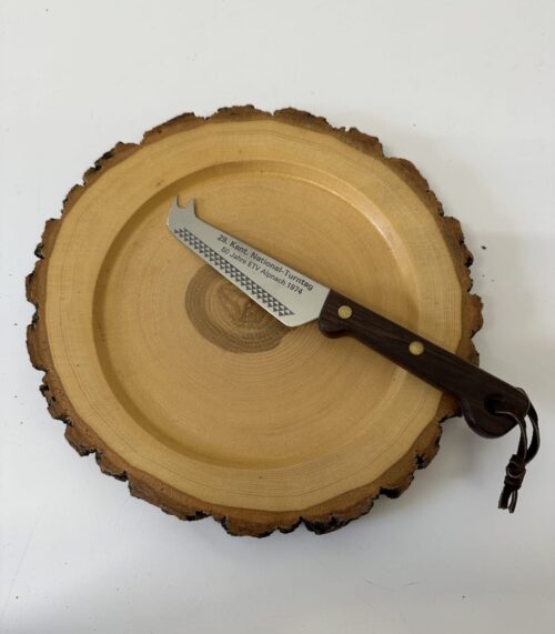 Vintage Holzteller mit Messer National-Turntag 1974