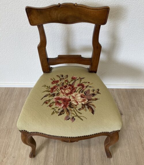 Vintage Esszimmerstuhl aus Holz mit floraler Polsterung