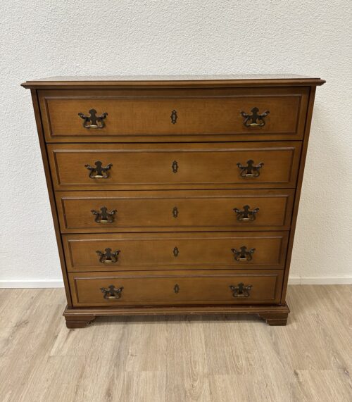 Klassische Holzkommode mit 5 Schubladen