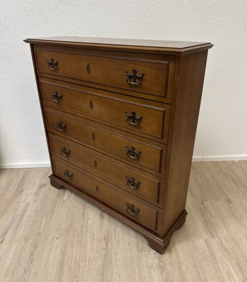 Klassische Holzkommode mit 5 Schubladen