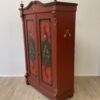Antik bemalter Bauernschrank aus Holz