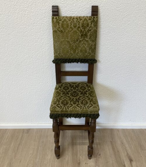 Polsterstuhl aus Holz mit floralen Bezug