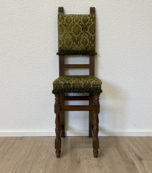 Polsterstuhl aus Holz mit floralen Bezug