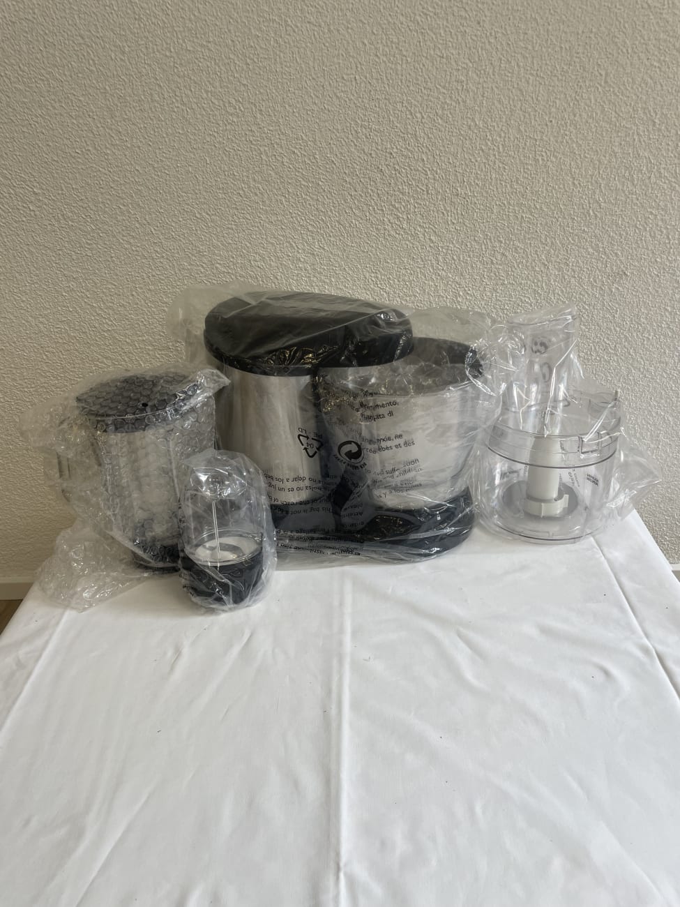 Kuhn Rikon Küchen-Center mit Edelstahl-Schüssel und Glas-Mixer