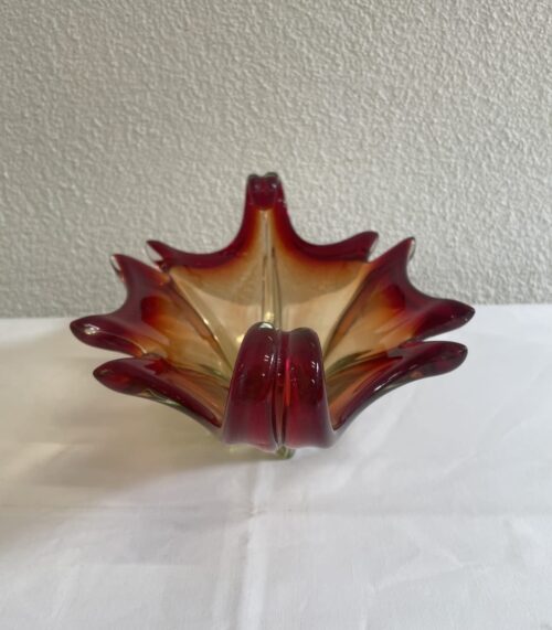 Deko-Schale aus Glas mit rot-goldenem Farbverlauf