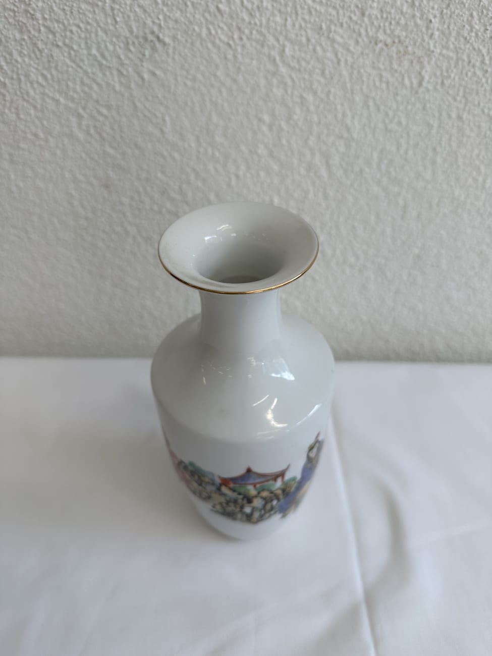 Porzellanvase mit Handbemalung und Goldrand Jenwa China