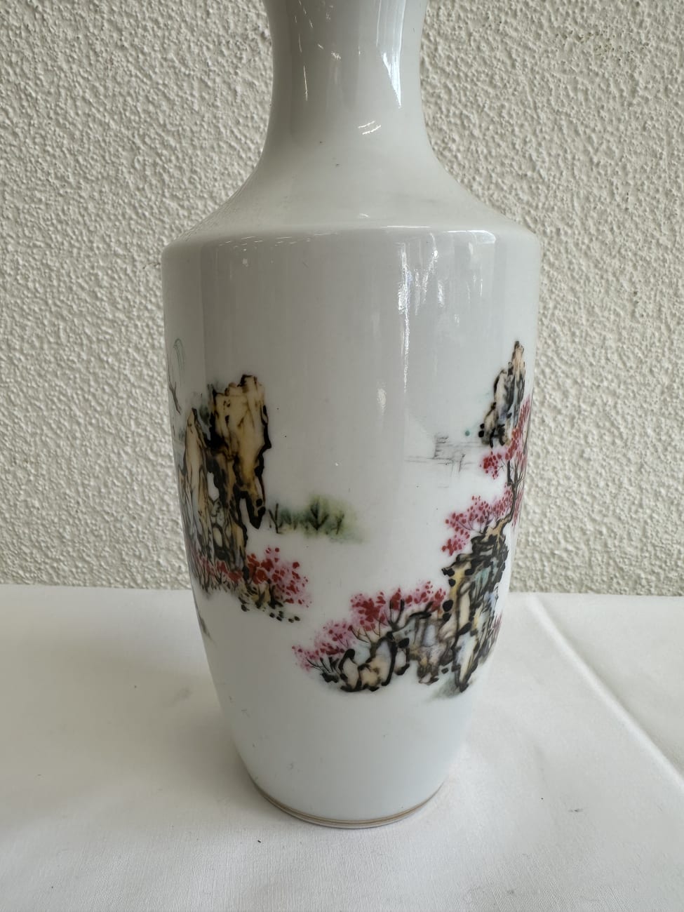 Porzellanvase mit Handbemalung und Goldrand Jenwa China