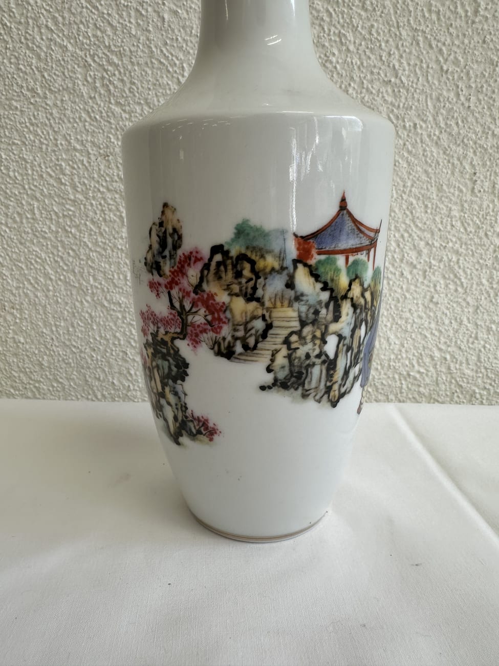 Porzellanvase mit Handbemalung und Goldrand Jenwa China