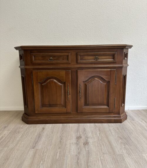 Konsolentisch aus Holz mit Schubladen und Tueren