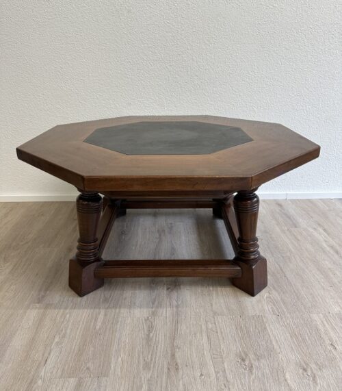 Achteckiger Couchtisch aus Holz mit schwarzem Mittelfeld