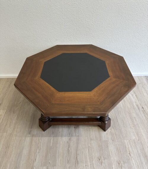 Achteckiger Couchtisch aus Holz mit schwarzem Mittelfeld