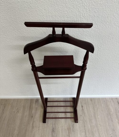 Kleiderständer aus Holz mit Klappfach und Ablage