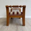 Vintage Kinderhocker aus Holz mit gepolsterter Streifsitzfläche