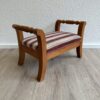 Vintage Kinderhocker aus Holz mit gepolsterter Streifsitzfläche