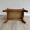 Vintage Kinderhocker aus Holz mit gepolsterter Streifsitzfläche