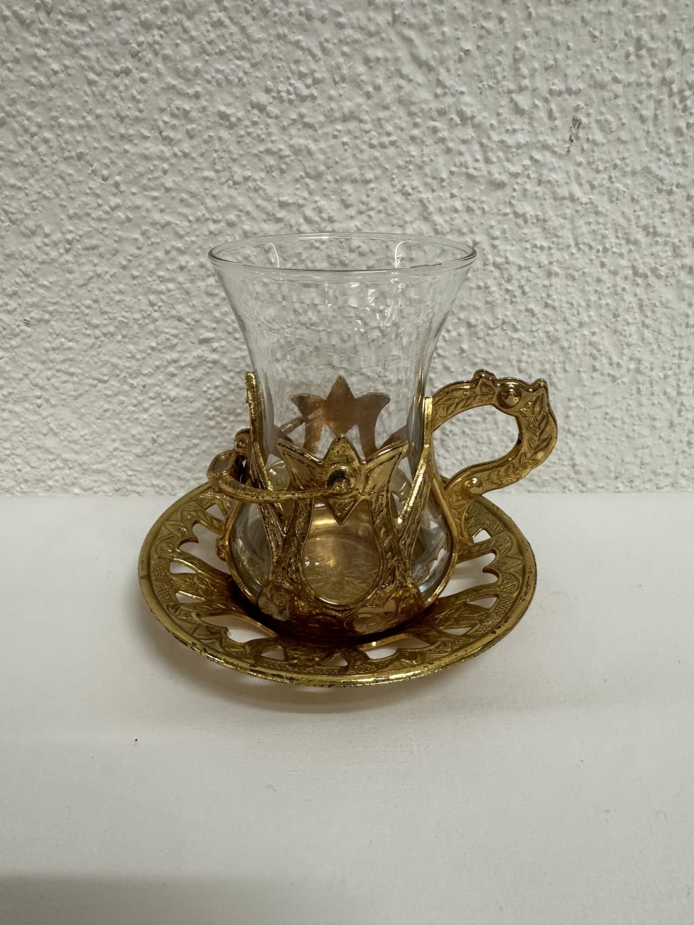 Orientalisches Teeservice aus Metall und Glas mit Tablett