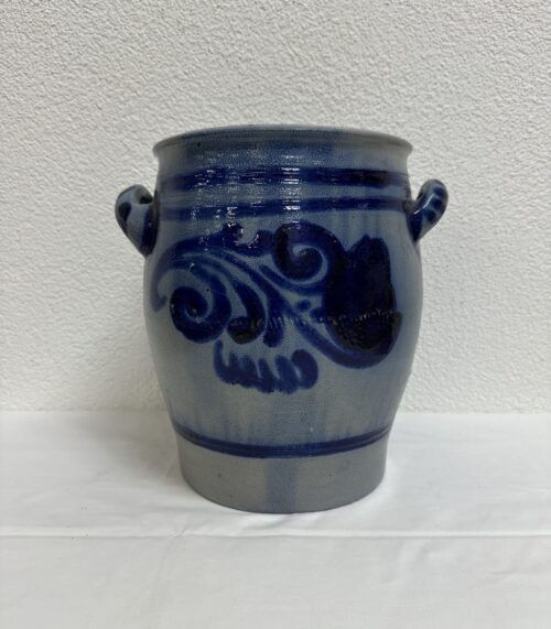 Blaue Keramikvase mit Henkeln und floraler Musterung, ca. 30 cm