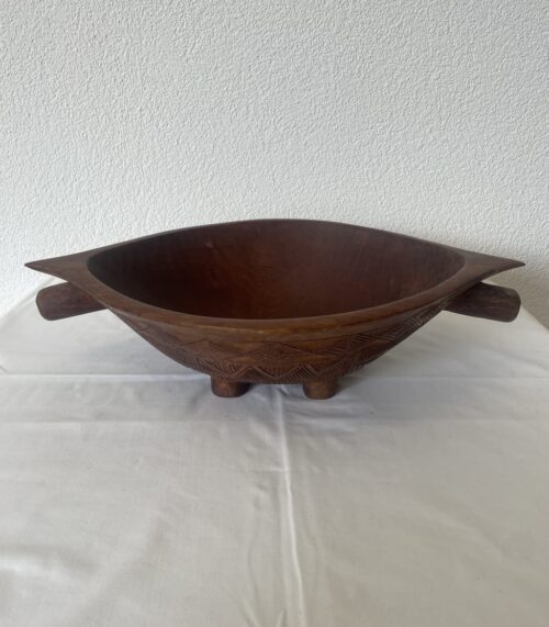 Holzschale mit Griffen auf Füssen, geschnitzt