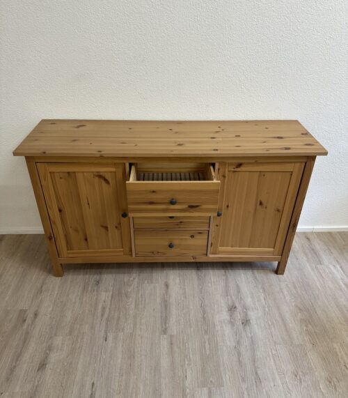 Landhaus Sideboard aus Kiefernholz mit 3 Schubladen und 2 Türen