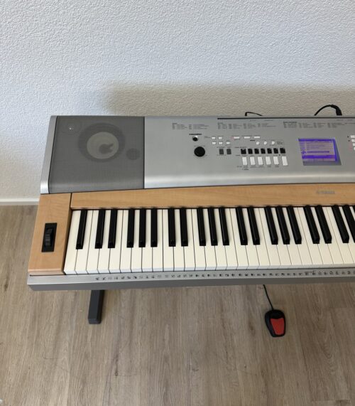 Yamaha DGX-660 Digital Piano modern