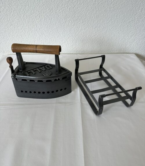 Dampfglätteisen aus Gusseisen mit Holzgriff Vintage