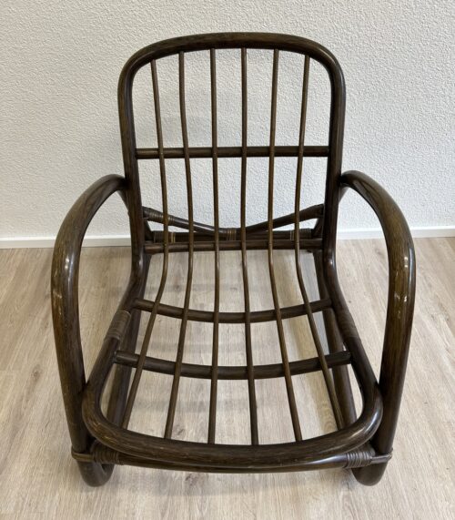 Vintage Holzsessel mit niedriger Rückenlehne und breiten Armlehnen