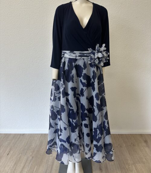 Kleid mit floralem Druck von Couture Club in Dunkelblau