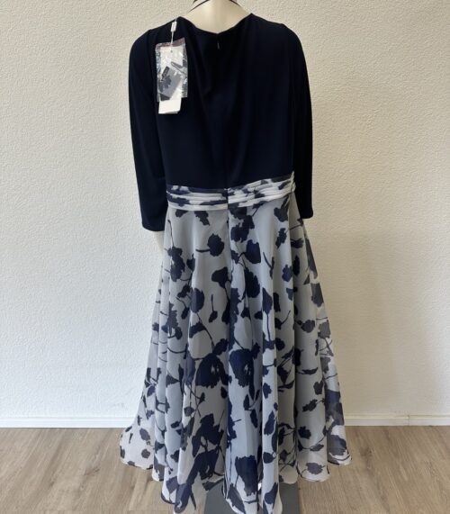 Kleid mit floralem Druck von Couture Club in Dunkelblau