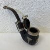 Vintage Tabakpfeife schwarz mit Metallverzierungen und Deckel