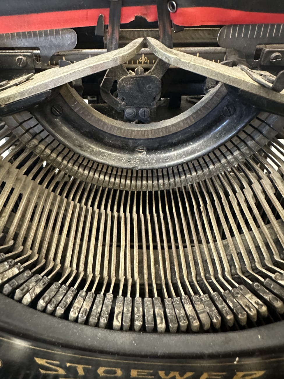 Vintage Schreibmaschine STOEWER RECORD aus Metall, schwarz