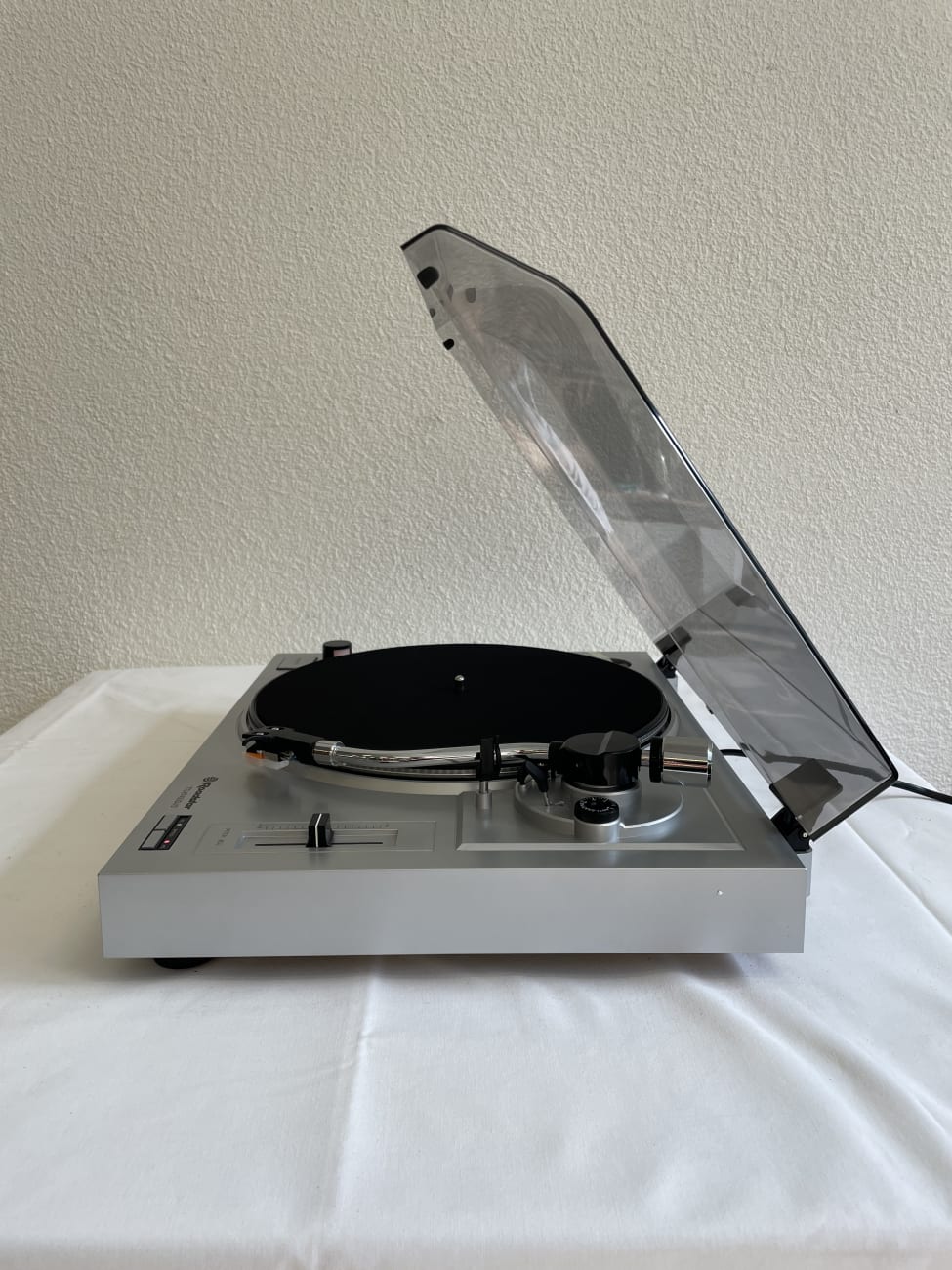 Roadstar DJ Plattenspieler TTL-8743UDJ/S mit USB und Pitch-Regler