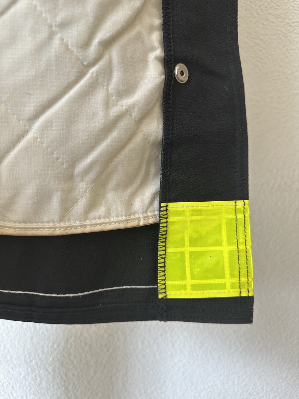 Feuerwehrjacke mit Reflexstreifen und hoher Kragen