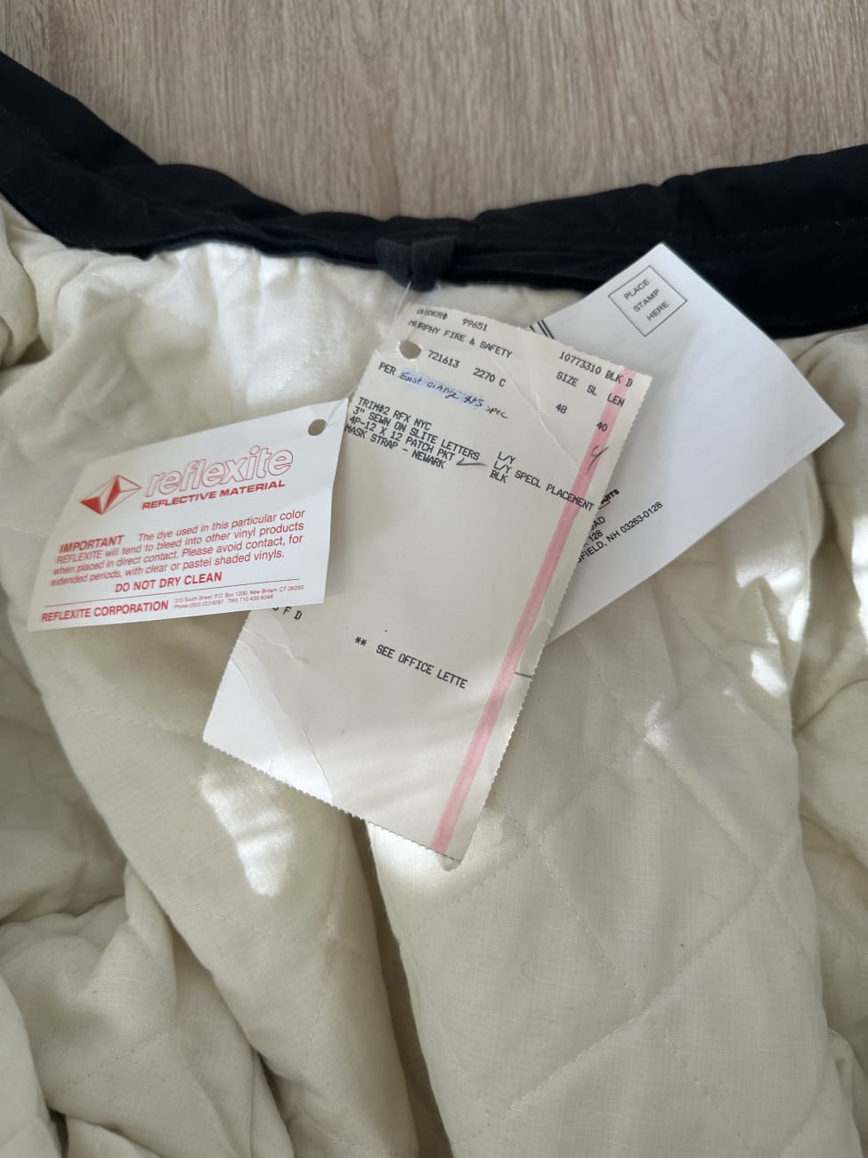 Feuerwehrjacke mit Reflexstreifen und hoher Kragen