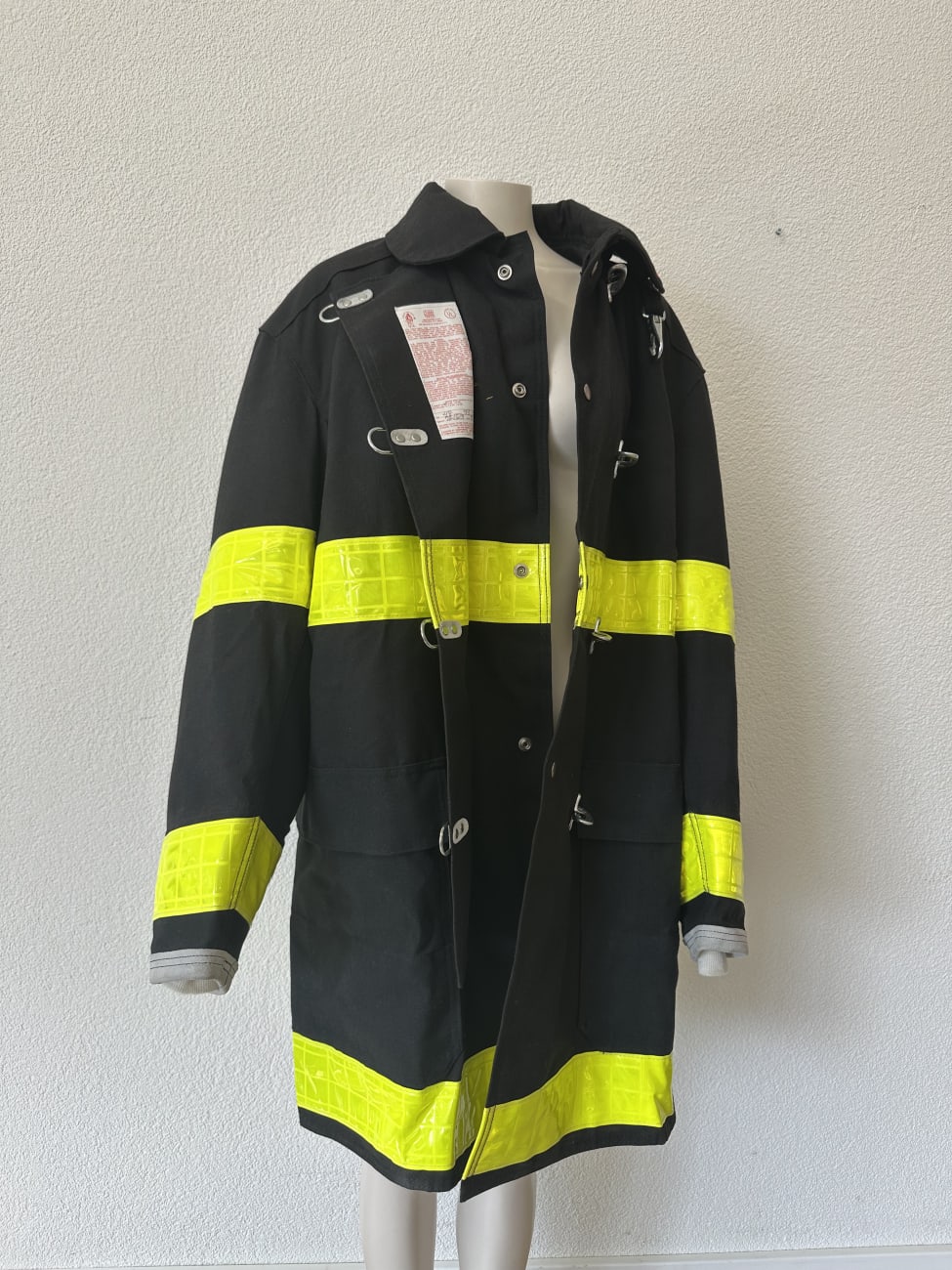 Feuerwehrjacke mit Reflexstreifen und hoher Kragen