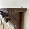 Vintage Wandgarderobe mit gewebtem Wandbehang im Landhausstil