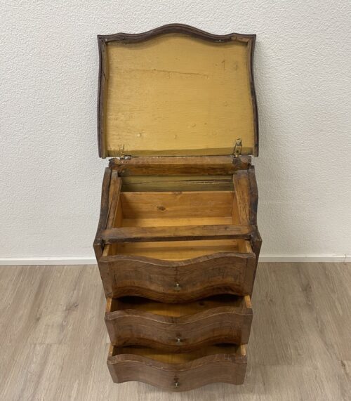 Vintage Kommode mit geschwungener Front Lavanchy Lausanne