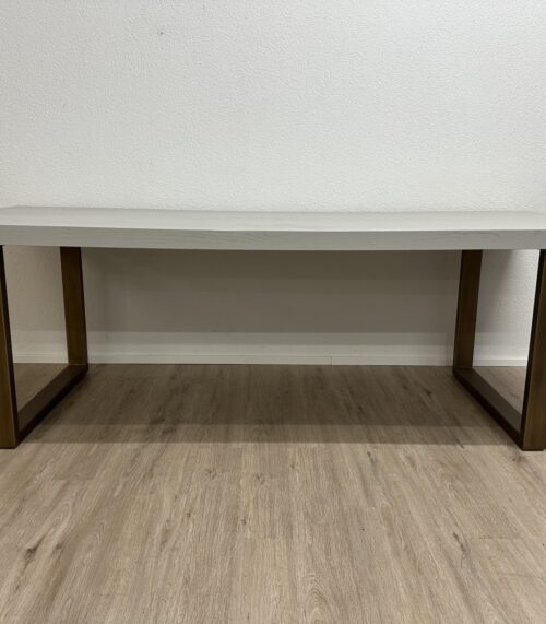 Moderner Esstisch mit grauer Platte Richmond Interiors