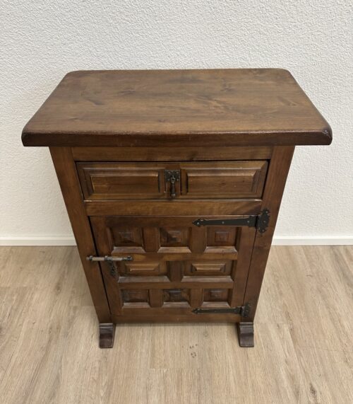 Vintage Nachttisch Massivholz im spanischen Hacienda Stil
