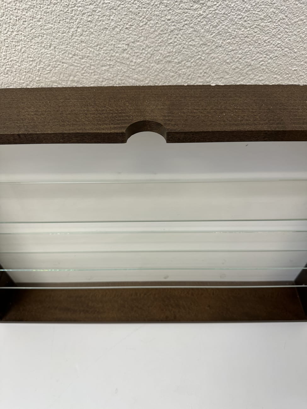Sammlervitrine aus Holz mit Glasschiebetüren – Bild 6