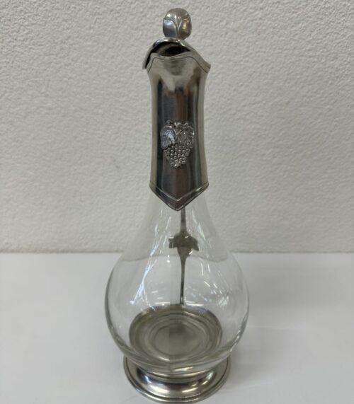 Vintage Glas Karaffe mit Zinnbeschlag und Traubenmotiv