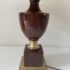 Vintage Tischlampe mit dunkelrotem Fuss und beigem Schirm