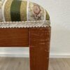 Vintage Polsterhocker mit grün geblümtem Stoffbezug