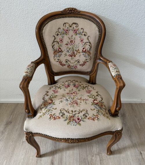 Antik Louis XV Stil Armlehnstuhl mit Gobelin Bezug