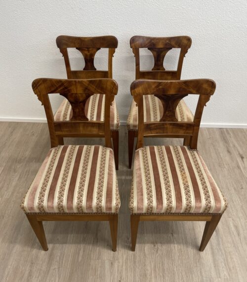 Vintage Esszimmerstuhl mit gemusterter Polsterung aus Holz